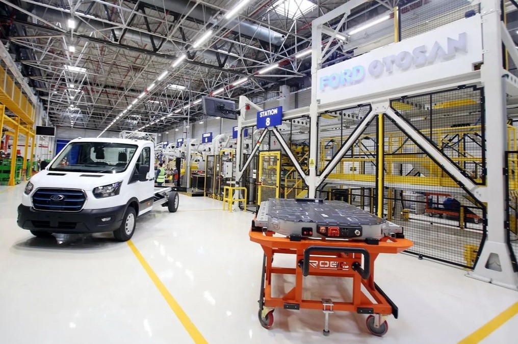 241113164610 ford e transit.jpg