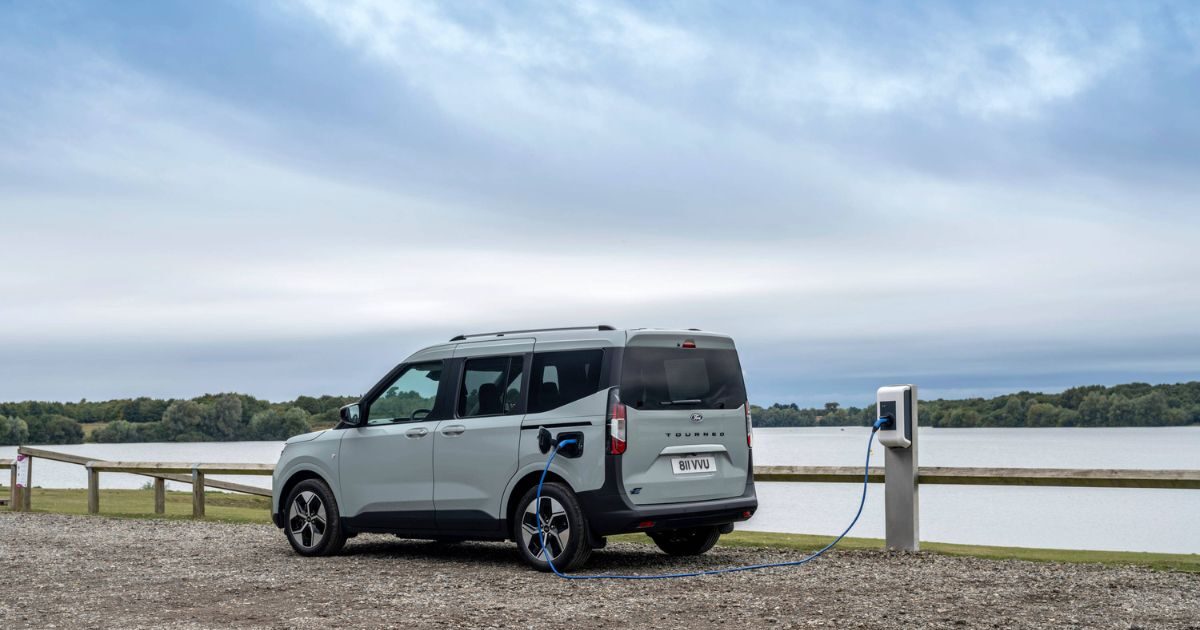 ford e tourneo courier 1200x630.jpg