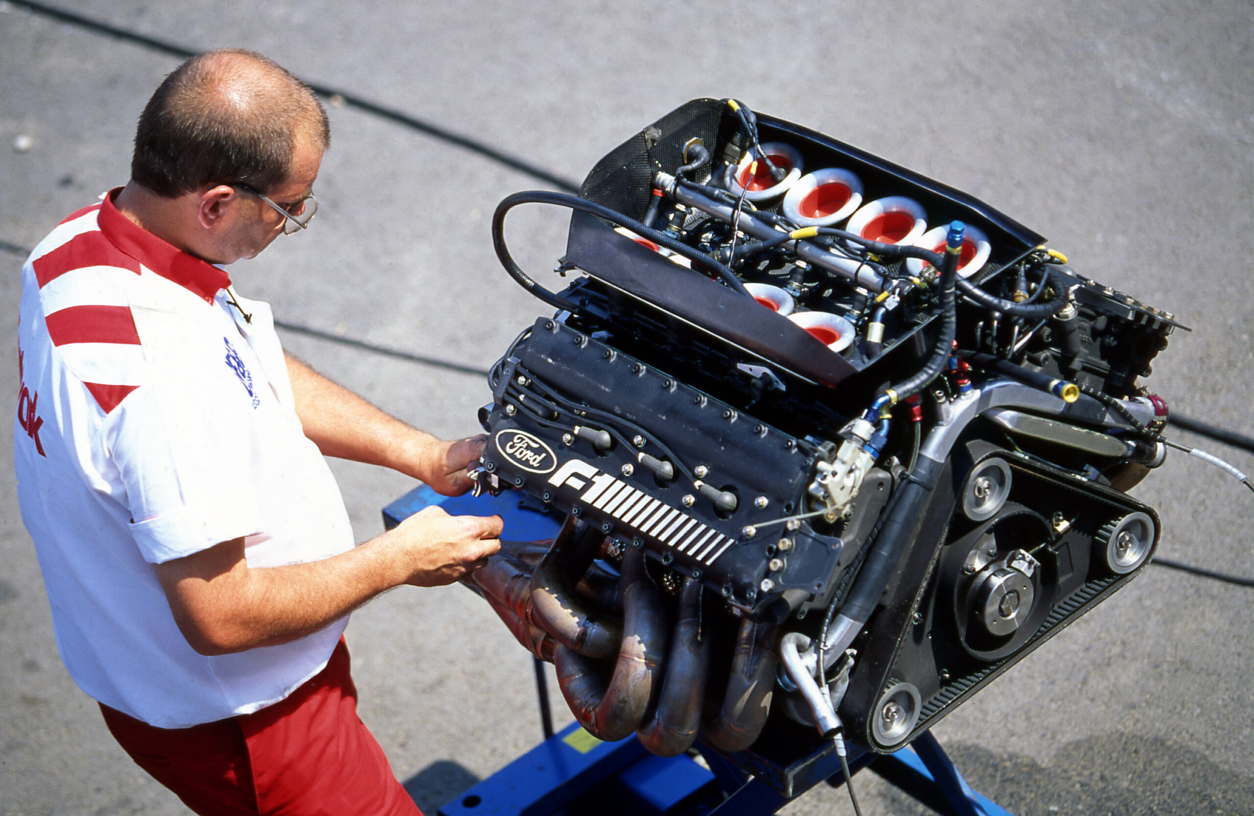 1990 racing hungarian gp ford arrows engine neg 594 52.jpg