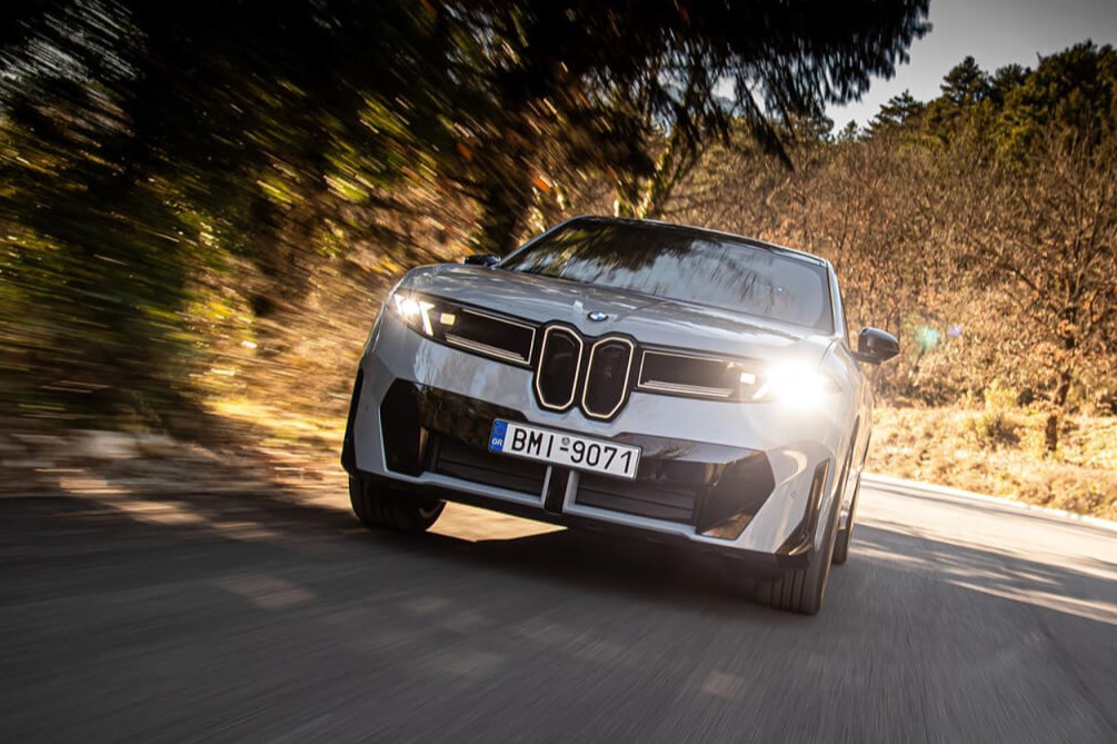 bmwix3 72.jpg