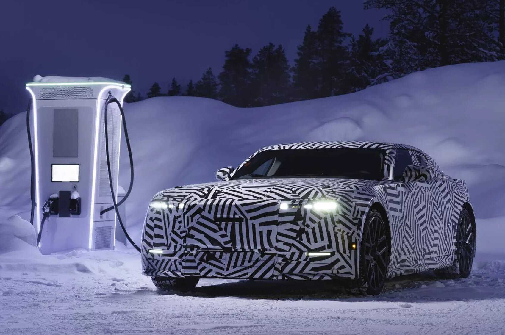 jaguar gt winter testing 00003 2048x1249.jpg