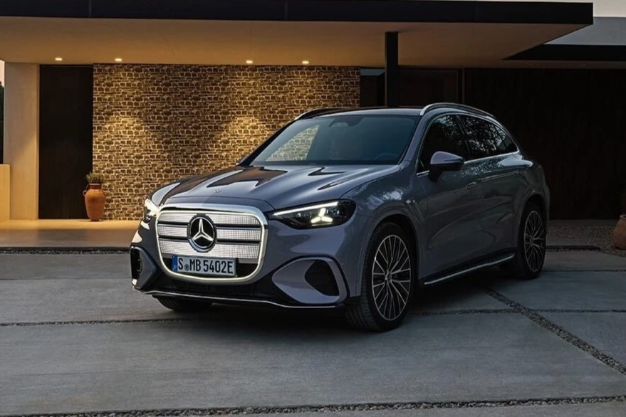 mercedes benz glc eq 3.jpg