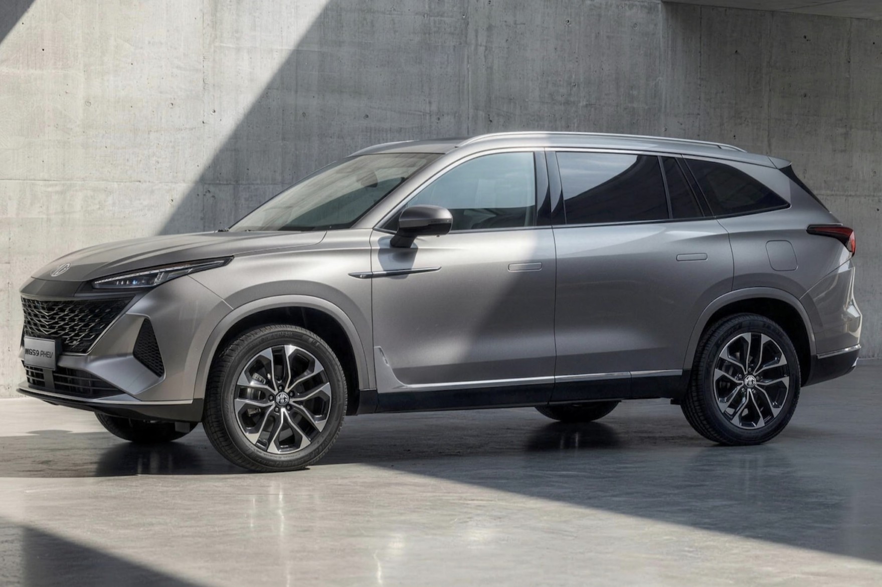 mg introduces the mgs9 its first seven seat suv but doesnt show the seven seats 266973 1.jpg