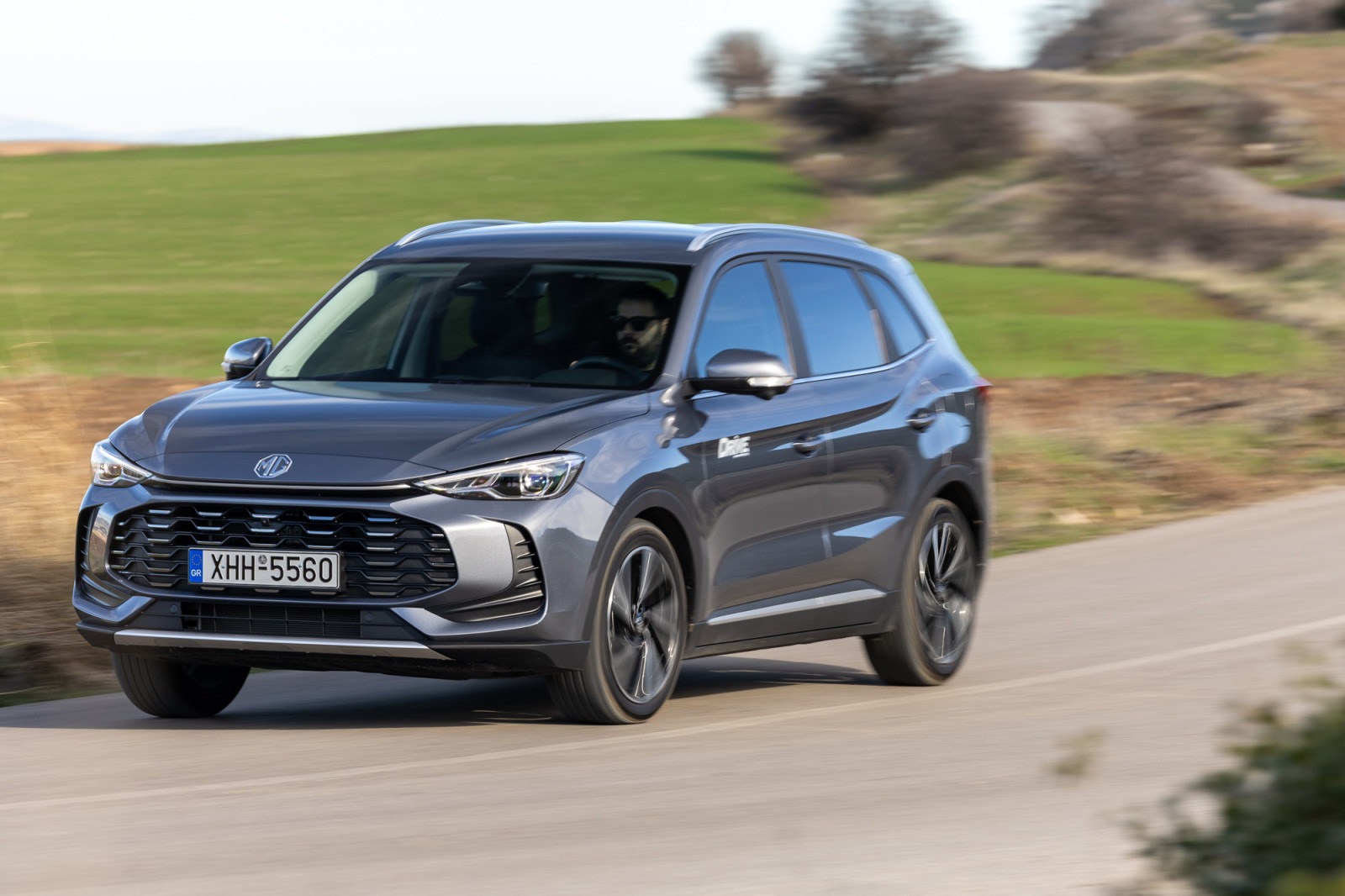 test drive mg zs max hybrid vs h 14.jpg