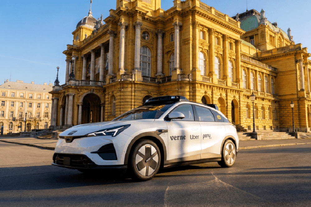 uber robotaxi europe f 002.jpg