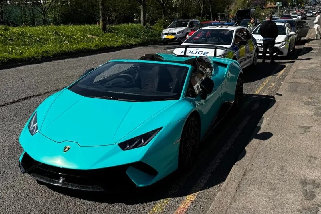 a wedding party in the uk was disrupted lets use a nice term here by the police after they seized a lamborghini huracan performante spyder lead.jpg