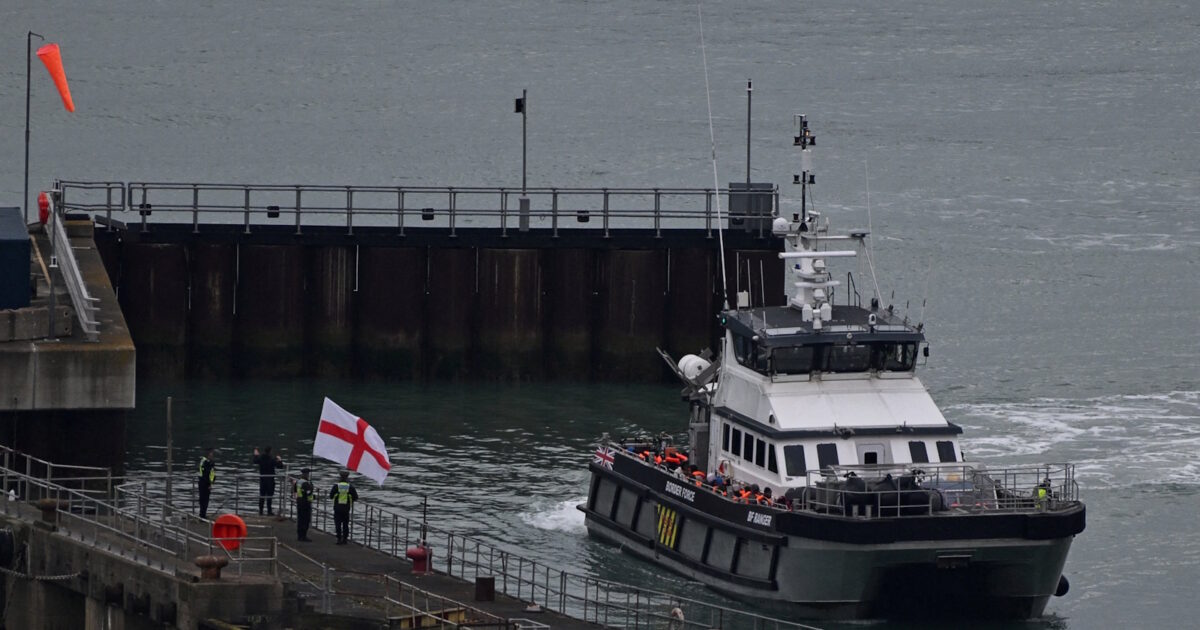 england border migrants reuters 1200x630.jpg