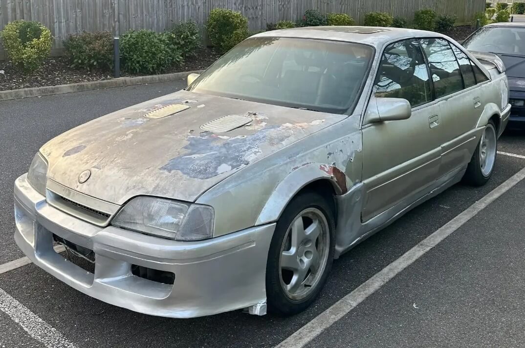 lotus carlton sultan of brunei parked.jpg
