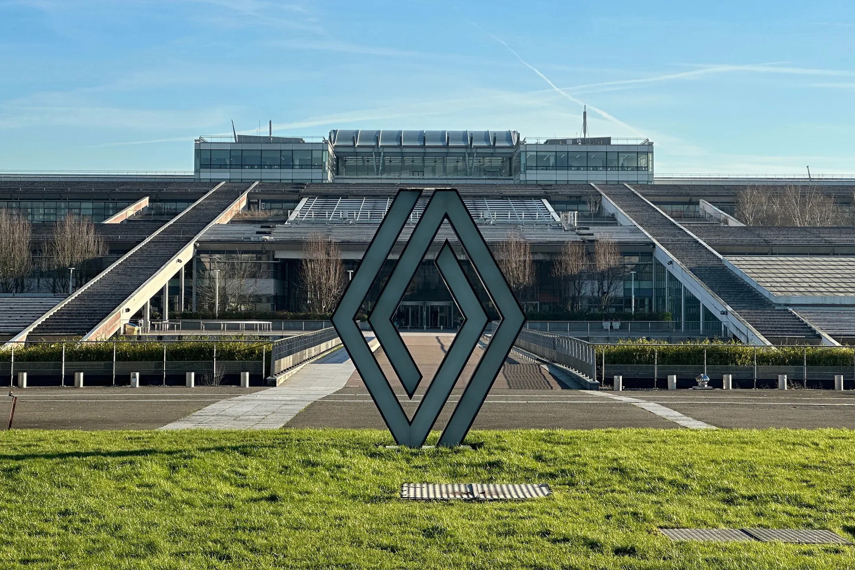 renault technocentre guyancourt opening.jpg