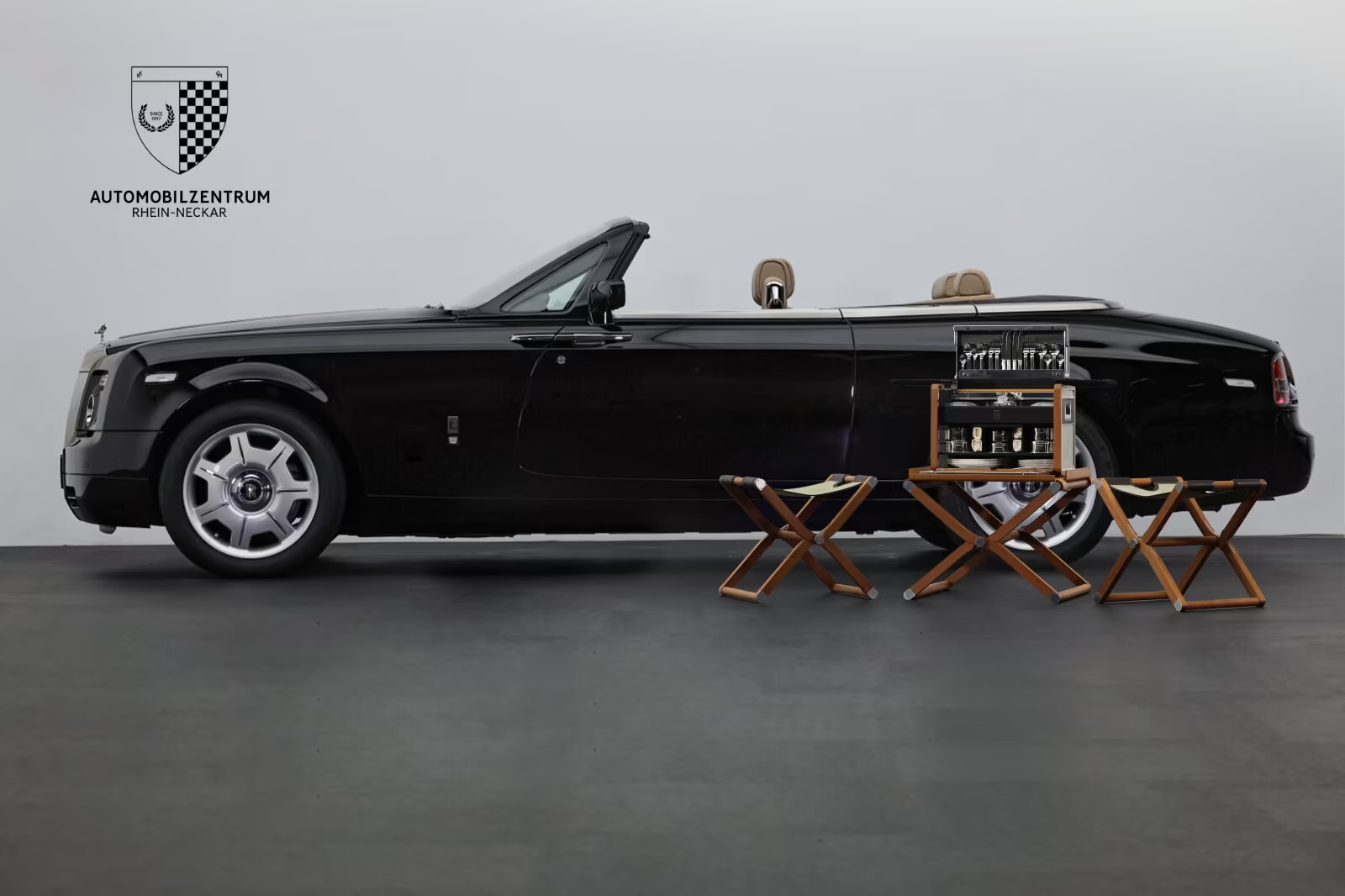 rolls royce phantom drophead coupe 1.jpg