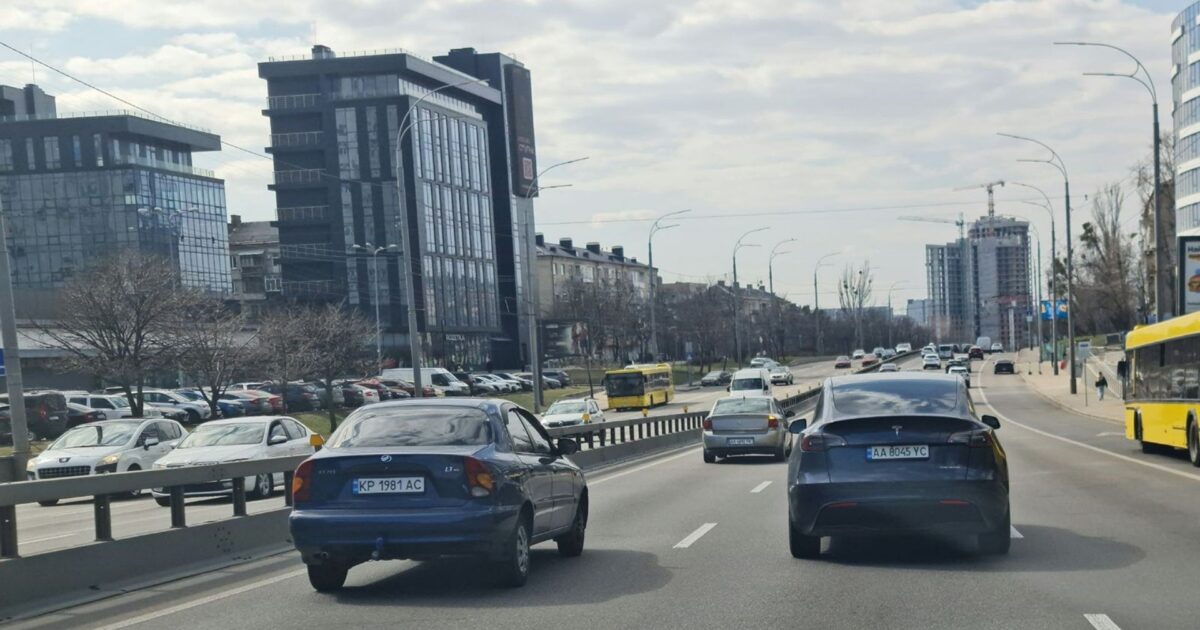ukraine auto 01 1200x630.jpg
