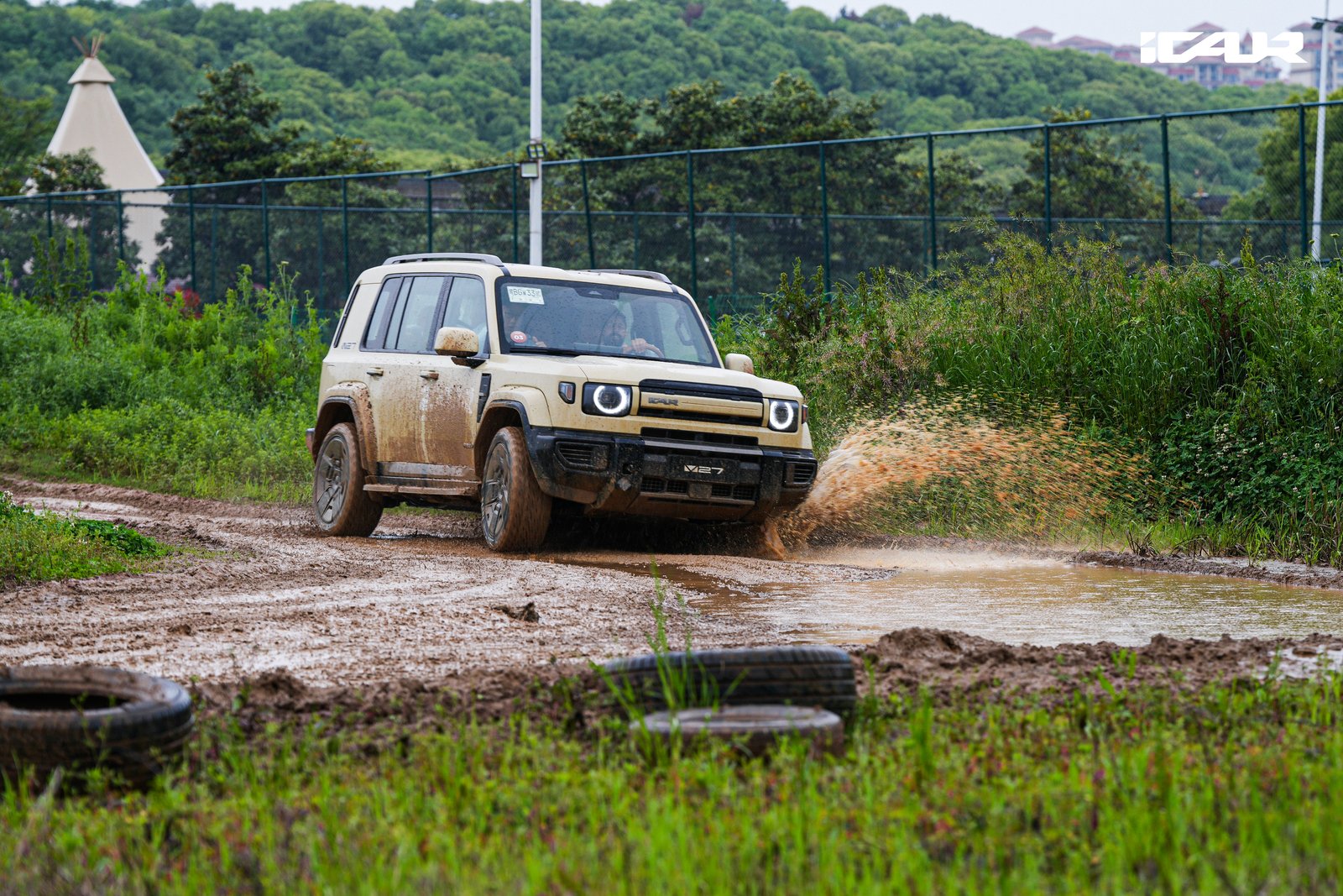icaur off road 2.jpg