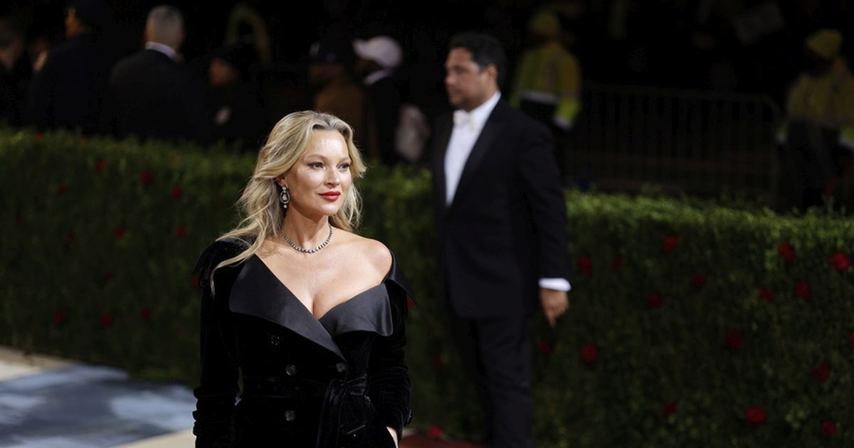 kate moss1 1200x630.jpg