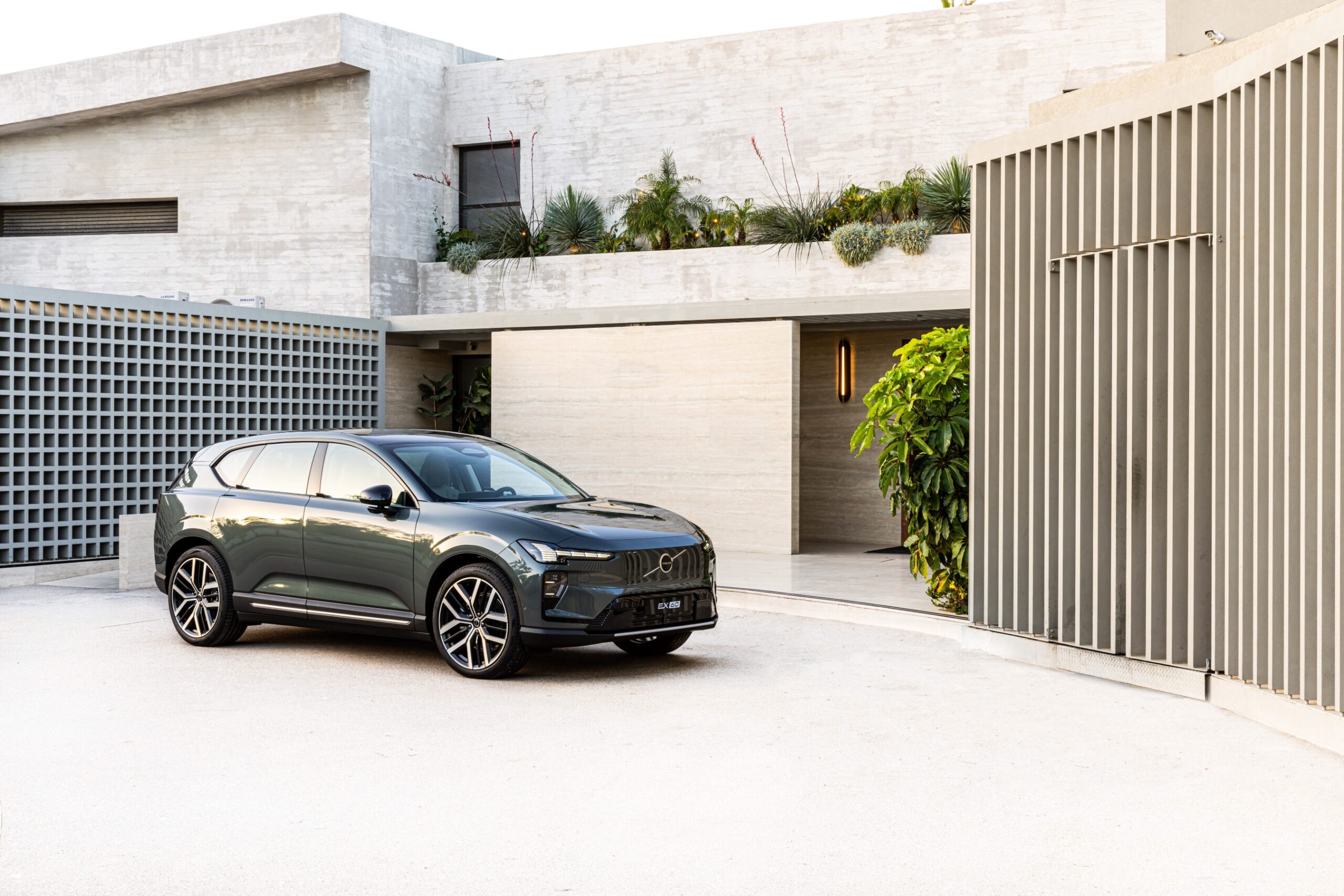 volvo ex60 greece 3.jpg
