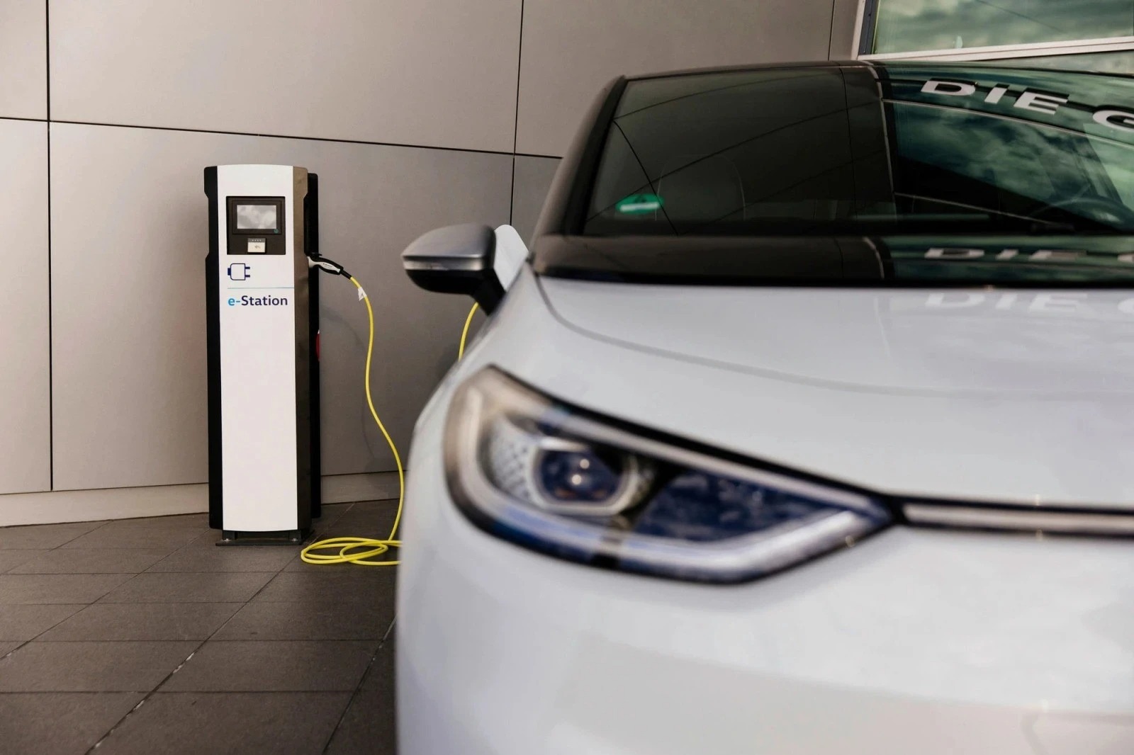 vw id.3 charging 1.jpg