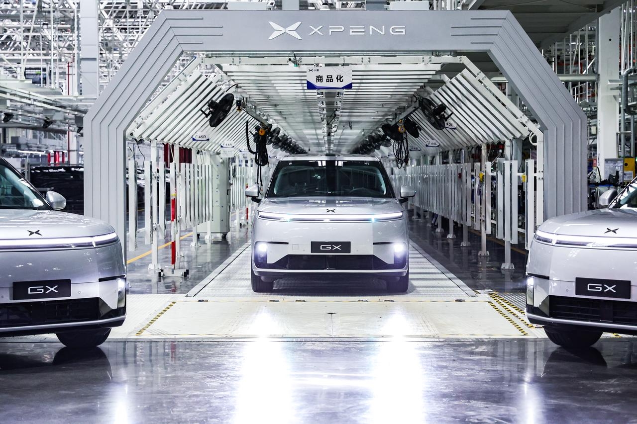 xpeng gx robotaxi 001.jpg