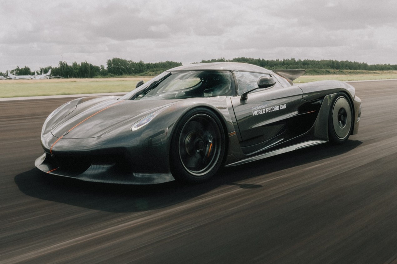 koenigsegg jesko absolut just set the quarter mile record for production cars 271456 1.jpg