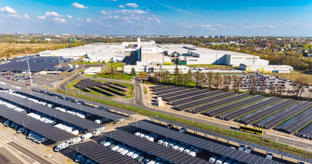 photovoltaic stellantis 1200x630.jpg