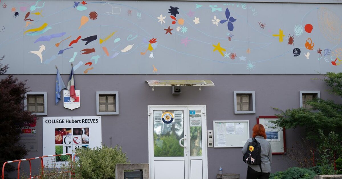 school lyhanna 1200x630.jpg