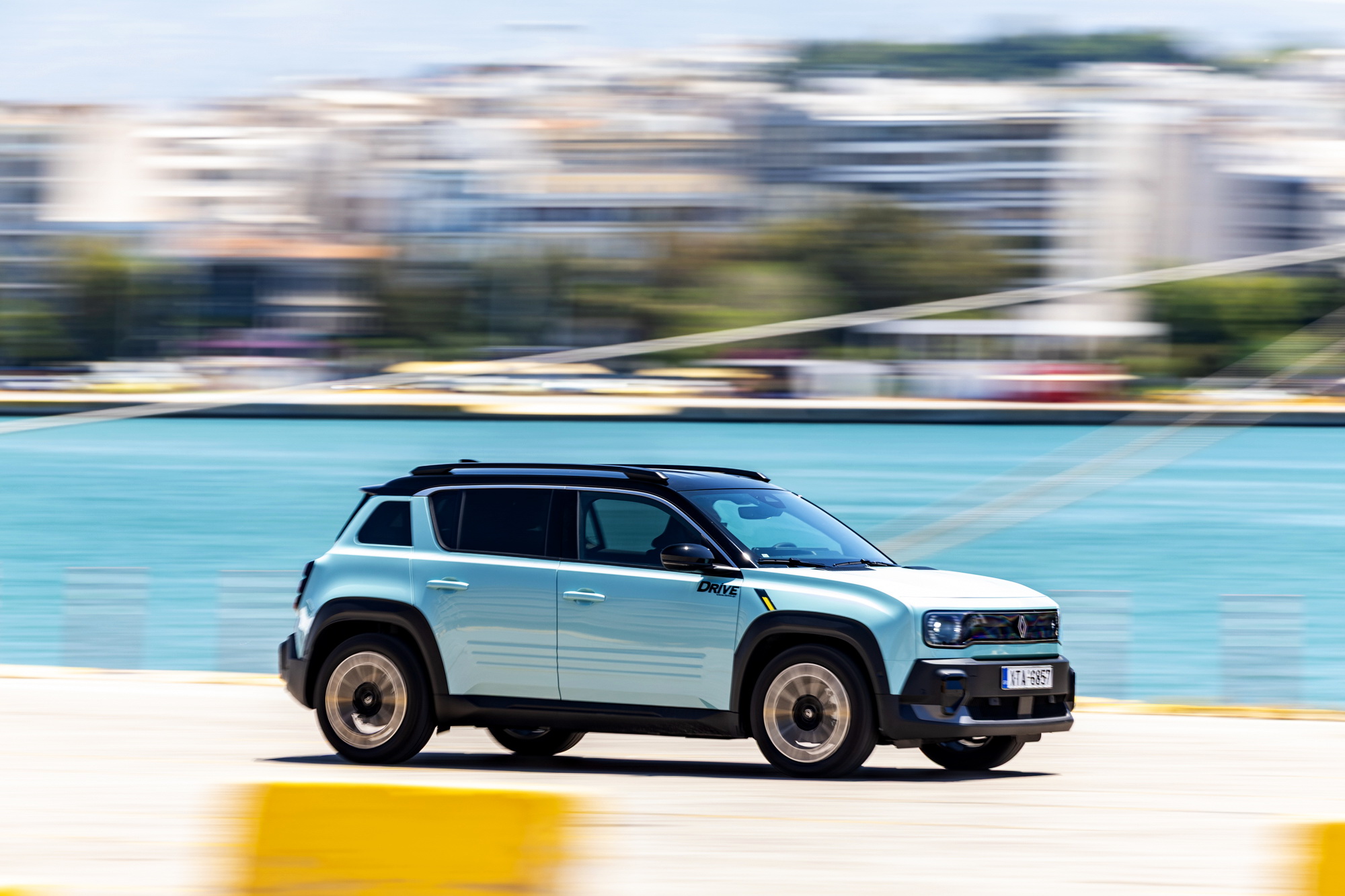 test drive renault 4 e tech opening.jpg
