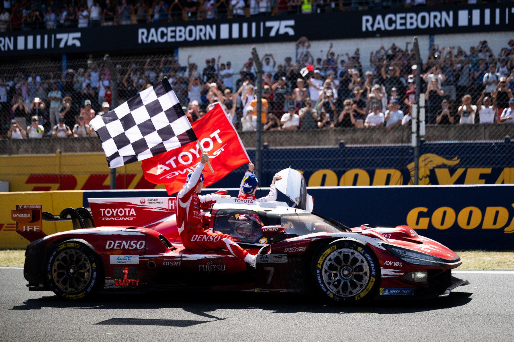 toyota racing wec 24 hours of le mans 1.jpg