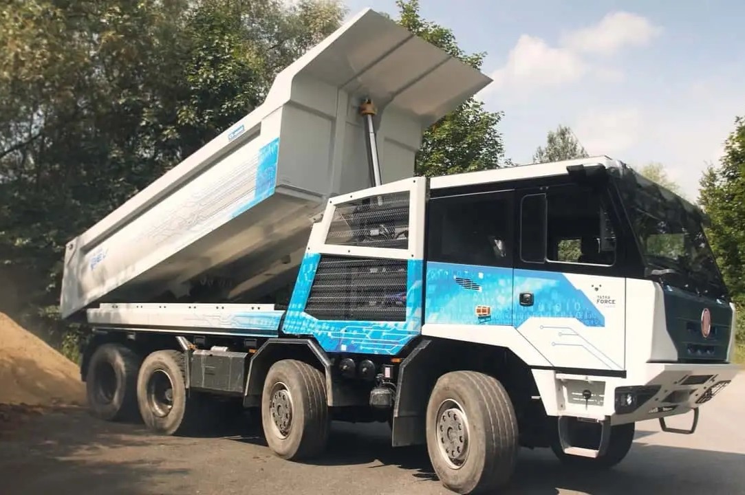 tatra force e drive 8x8 bev 2.jpg