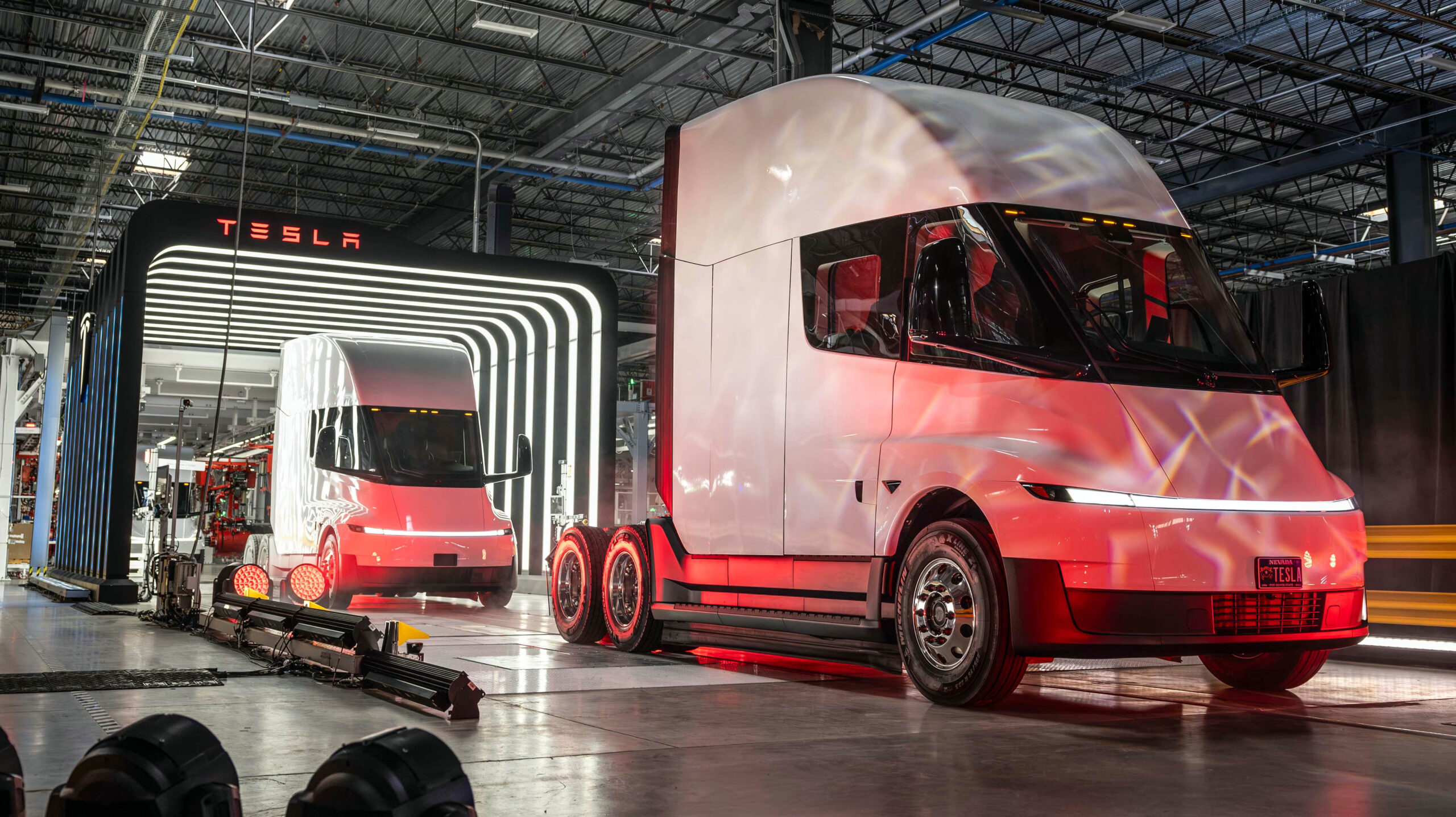 tesla semi 004.jpg