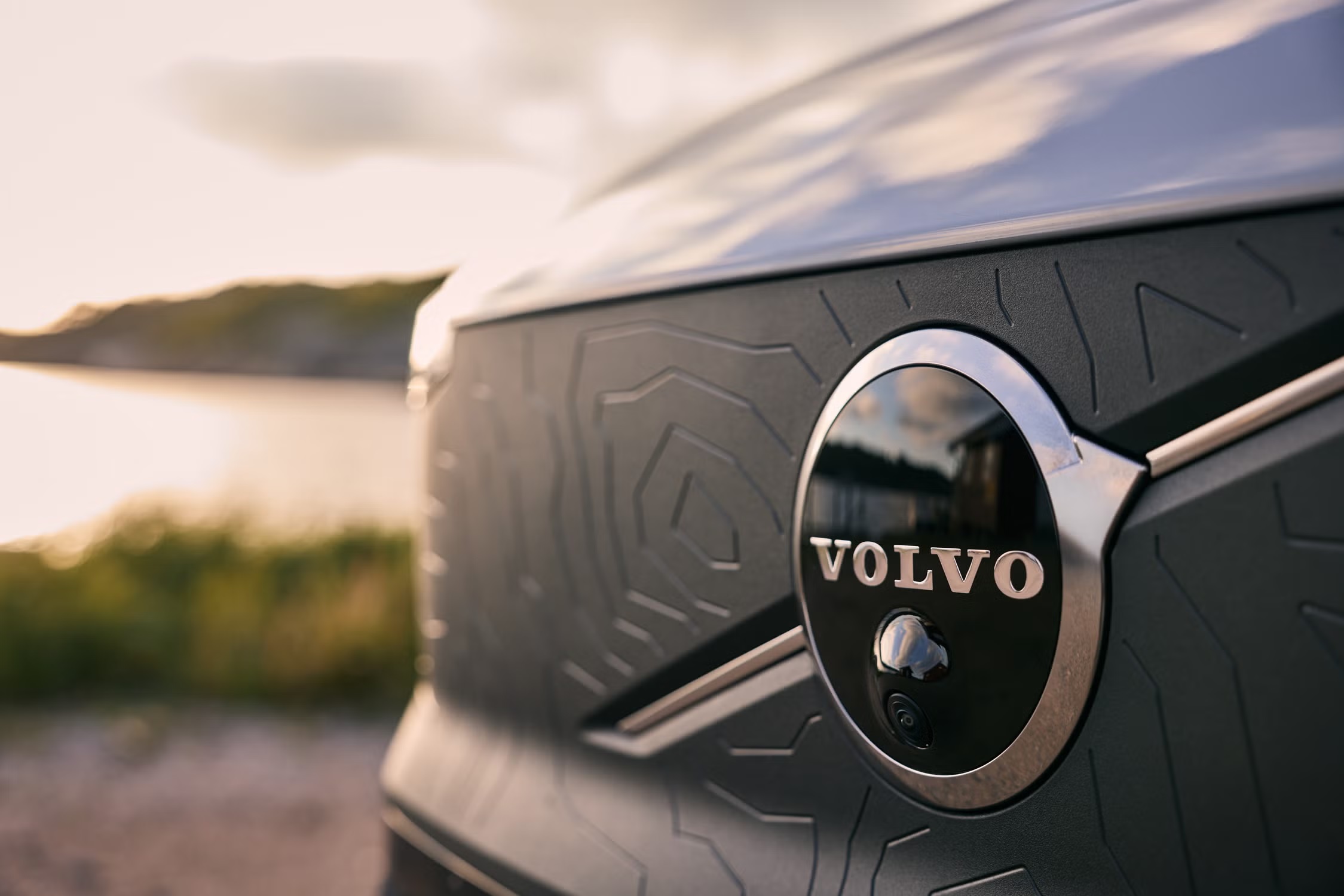 volvo logo 001.jpg