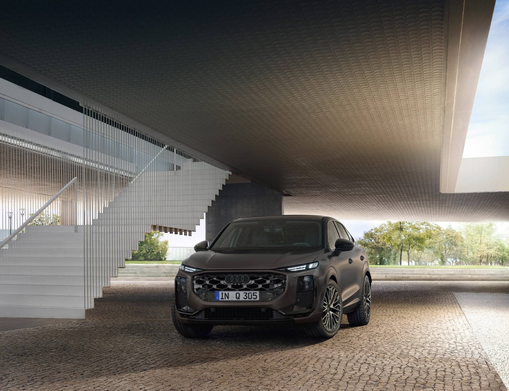 01 audi q3 sportback.jpg