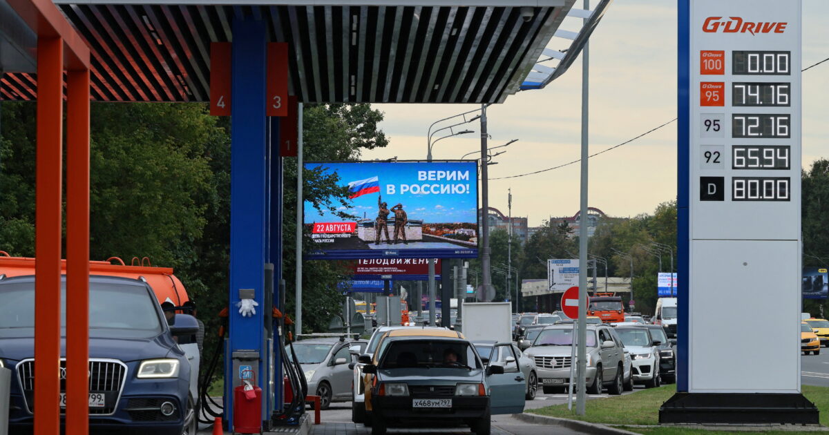 2026 08 20t153532z 1561562725 rc2c2nasaxd8 rtrmadp 3 ukraine crisis moscow fuel 1200x630.jpg