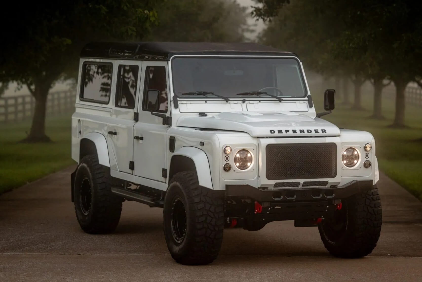 helderberg land rover defender 110 white 21 2048x1366.jpg