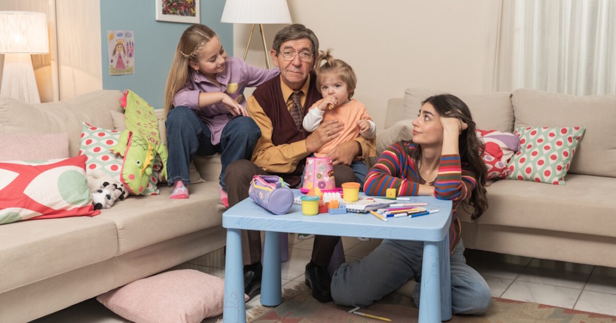 ntanta ths geitonias 1200x630.jpg