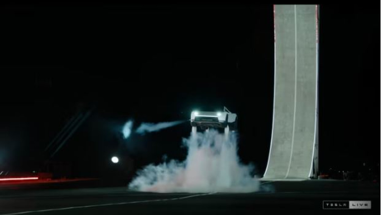 teslaroadster.jpg